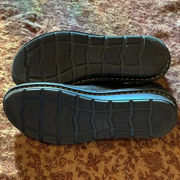 Black Leather Mary Jane Shoes - Picture 4 of 9